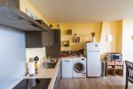 Fully Equipped Kitchen - Dishwasher, Clothes Washer, etc..